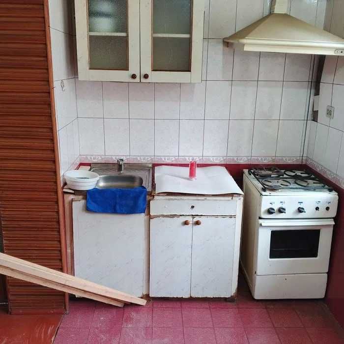 Коракамишда 2 хона 1 этаж орта ремонт