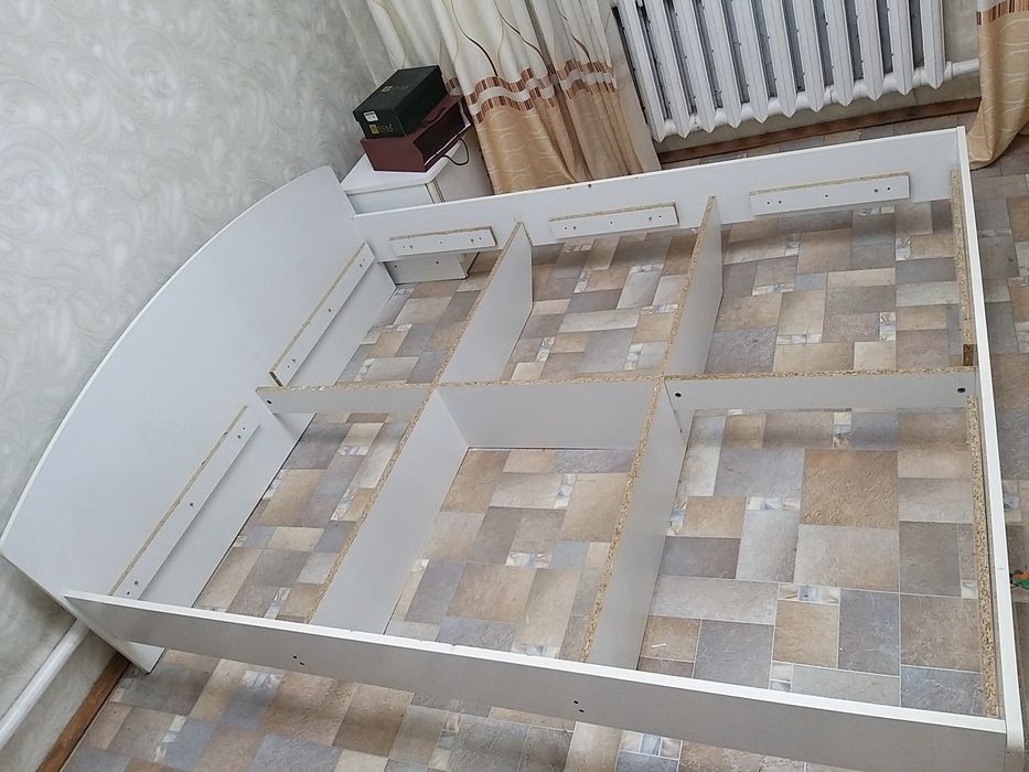 Двух спальная кровать