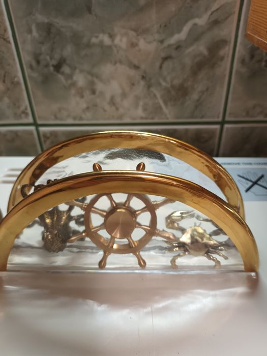 Стъклен салфетник със златни кантове