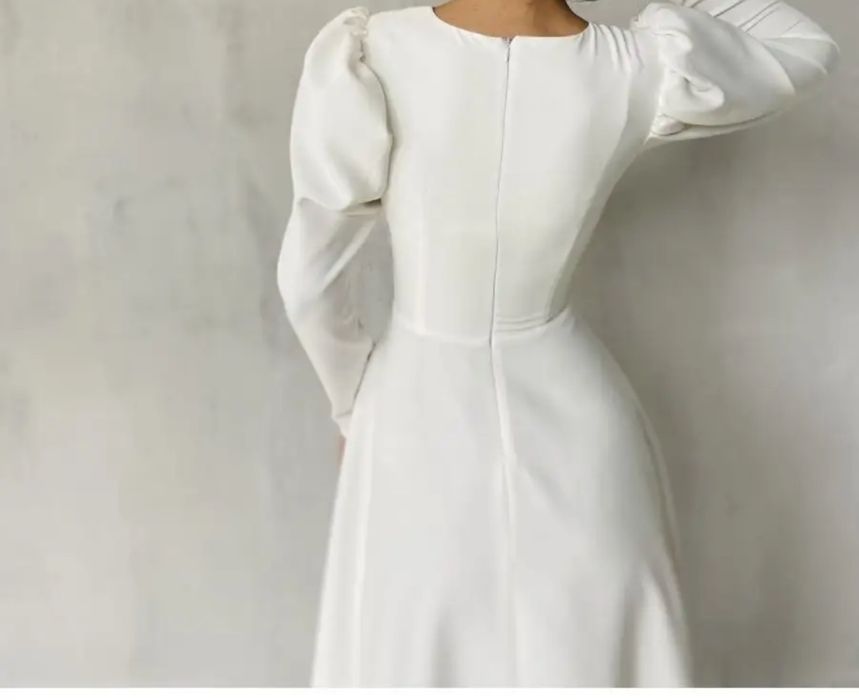 Молочное праздничное/вечернее платье