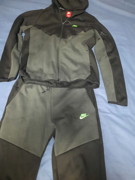 Спортен екип НАЙК ТЕК