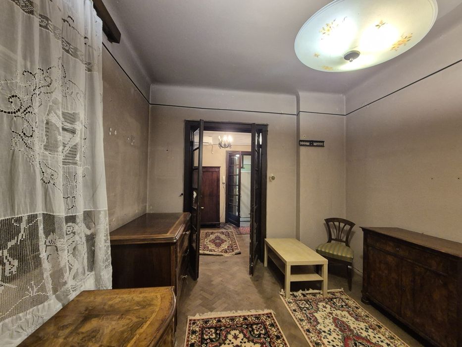 Apartament in vila ultracentral 1 Mai, Pta Victoriei s+p+m, vile tip interbelice