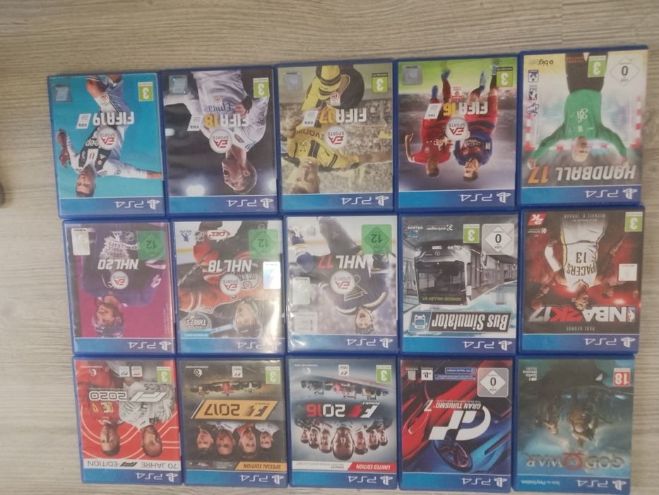 Vând jocurii PS4