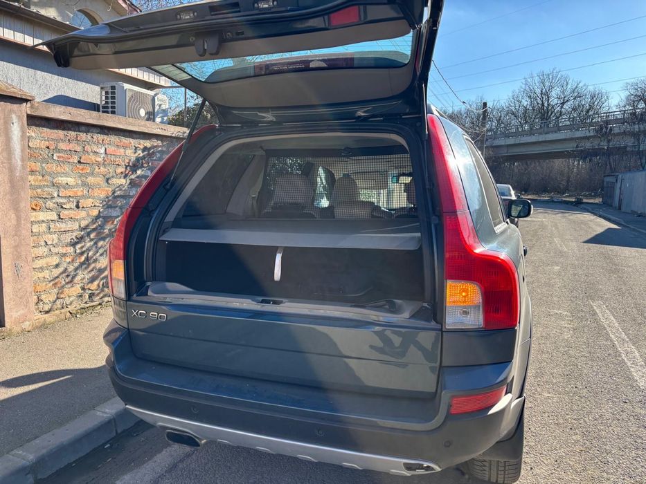 Volvo XC90 2009 – SUV Spațios și Confortabil