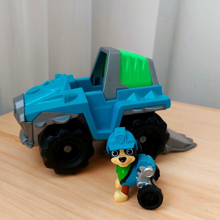 Patrula catelusilor - 5 vehicule si catelusi