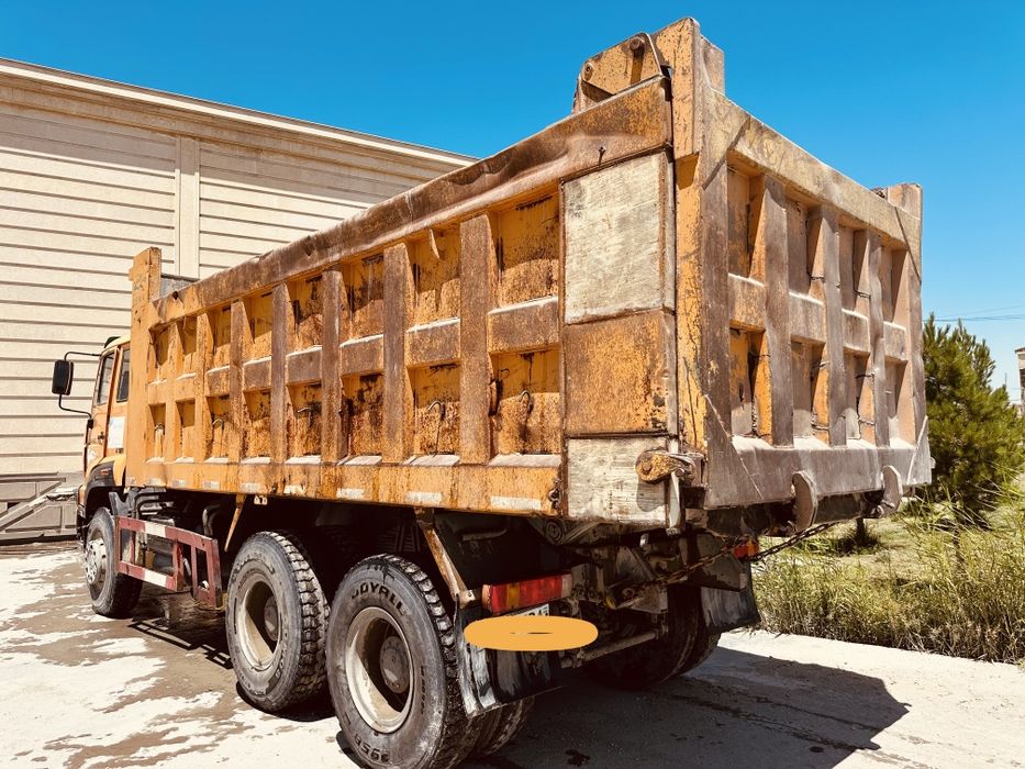 Howo SINOTRUK sotiladi