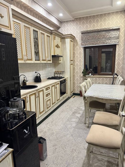 Kvartira sotiladi shayxonyoxur rayon 2/6/6/  60m²