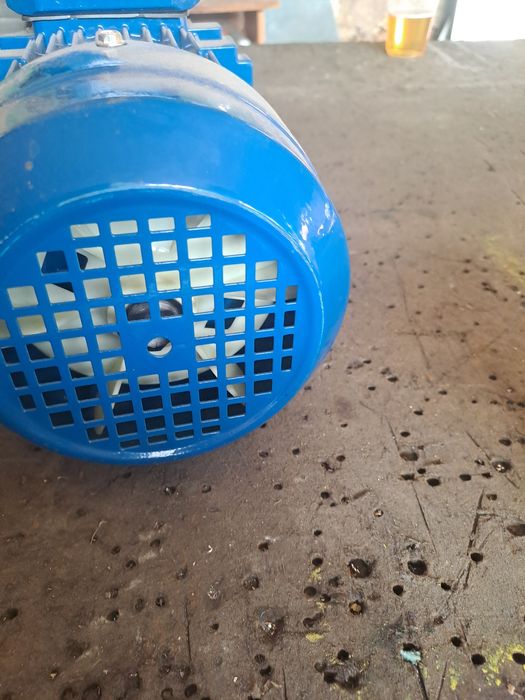 Ел.мотори нови 220волта