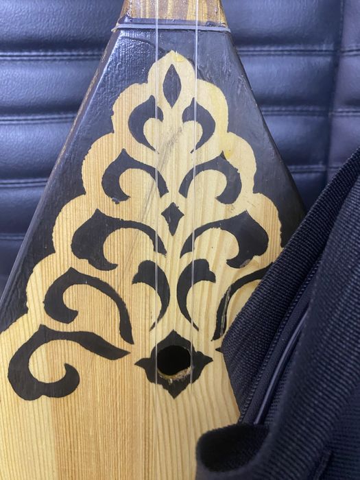 Домбыра сатылады