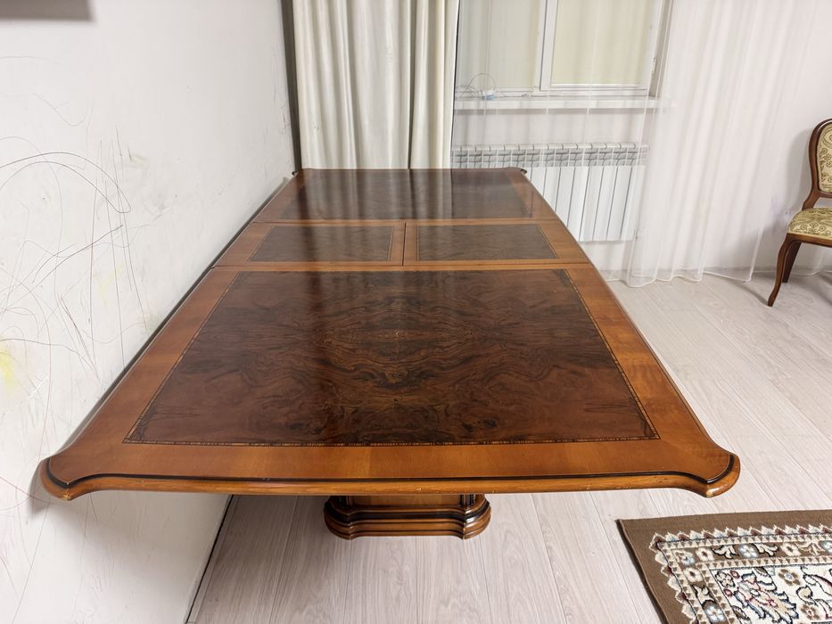 Продается стол б/у в хорошем состояний