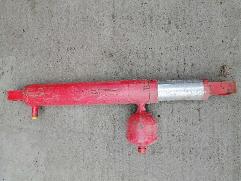 se vinde cilindru hidraulic