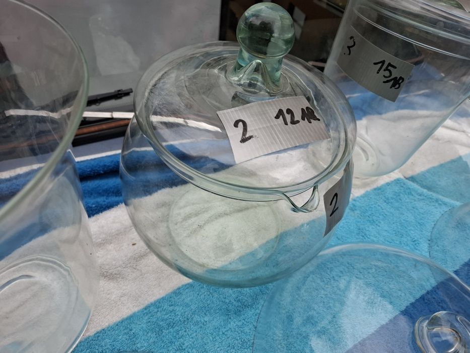 Стъклени съдове и прибори