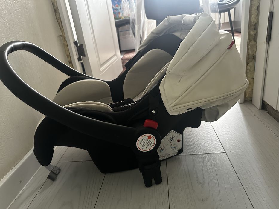 Детское автокресло-люлька