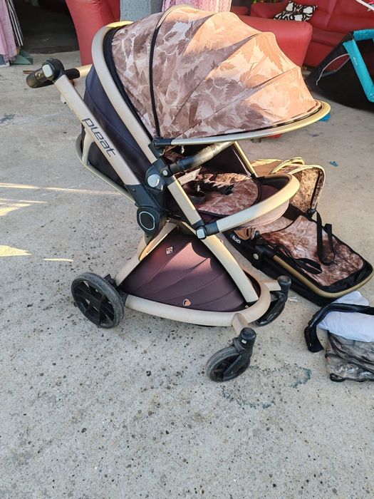 Продавам детска количка.