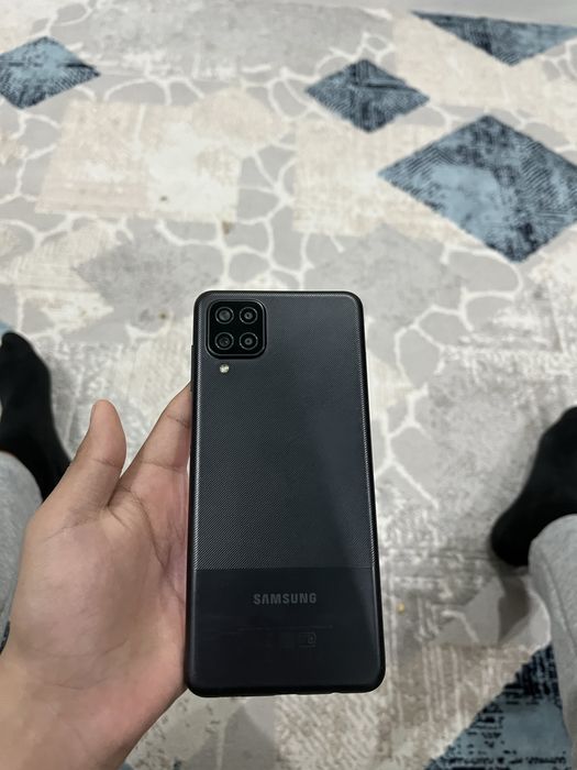 Самсунг А12 сост идеалный обмег есть