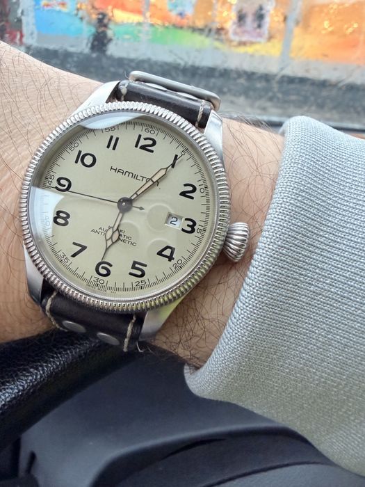 Hamilton Khaki Field 42 mm automatic ieșit din producție 
Pioneer Automatique 42mm