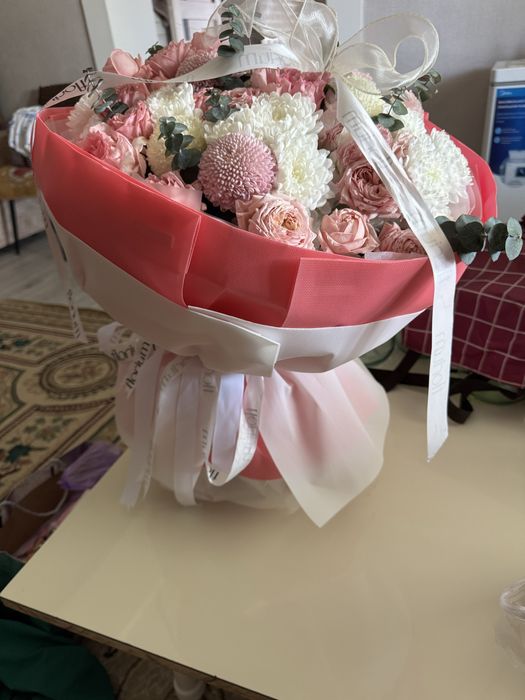 Букет цветов срочно продаю