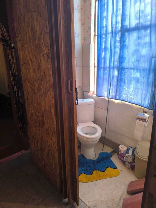 Продавам просторна къща с голям двор - гр. Димово