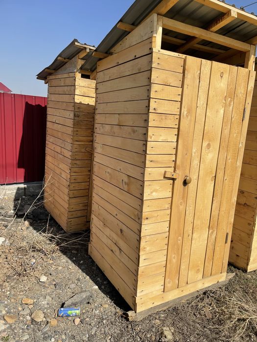 Туалет деревянный