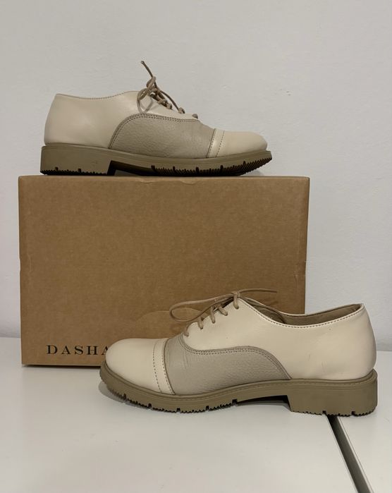 Pantofi din piele bej