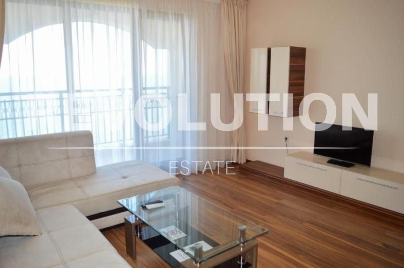 Дава се под наем Двустаен апартамент в Варна, Център - 90 кв.м за 600 € - Снимка #1