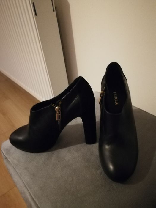 ghetute FURLA piele veritabila