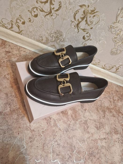 Женский обувь...