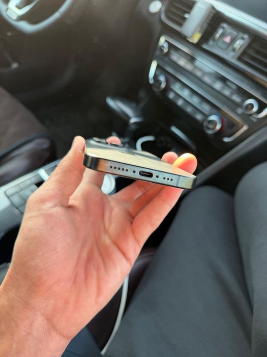 Продам айфон 15про