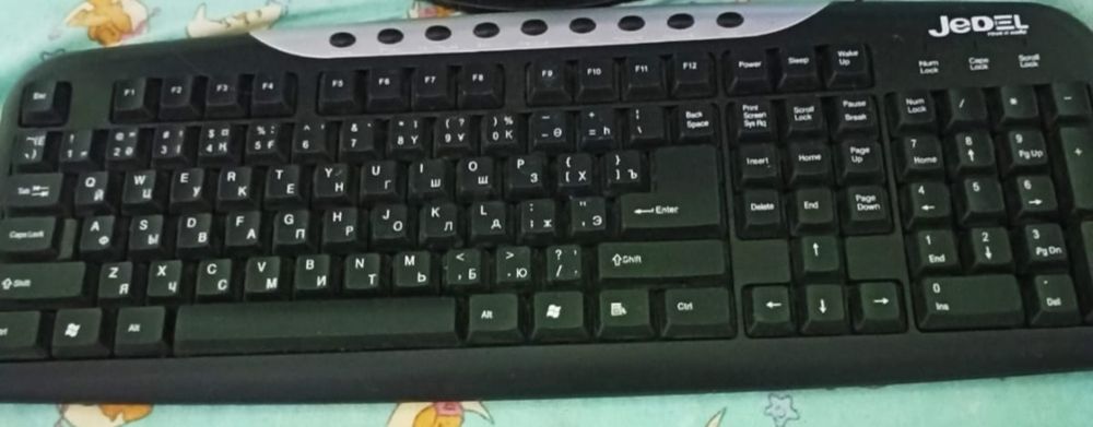 Продам монитор,  клавиатуры и мышь.