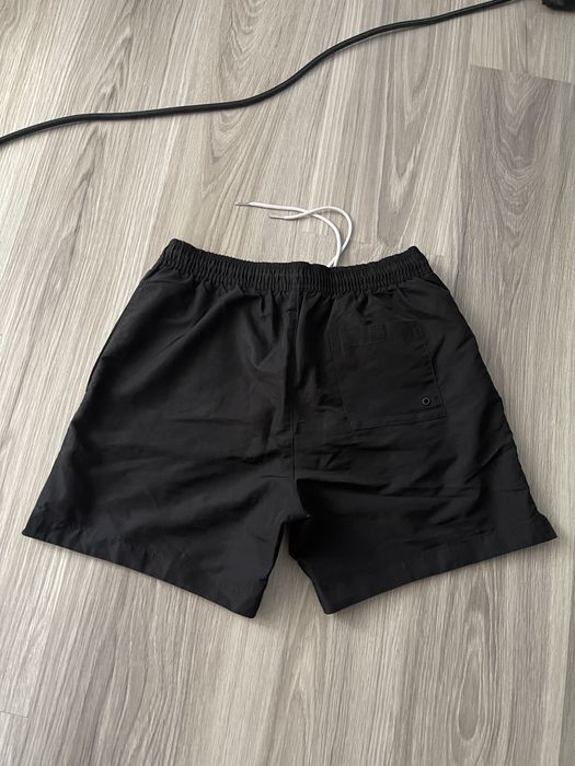 Bermude Calvin Klein si Tommy Hilfiger