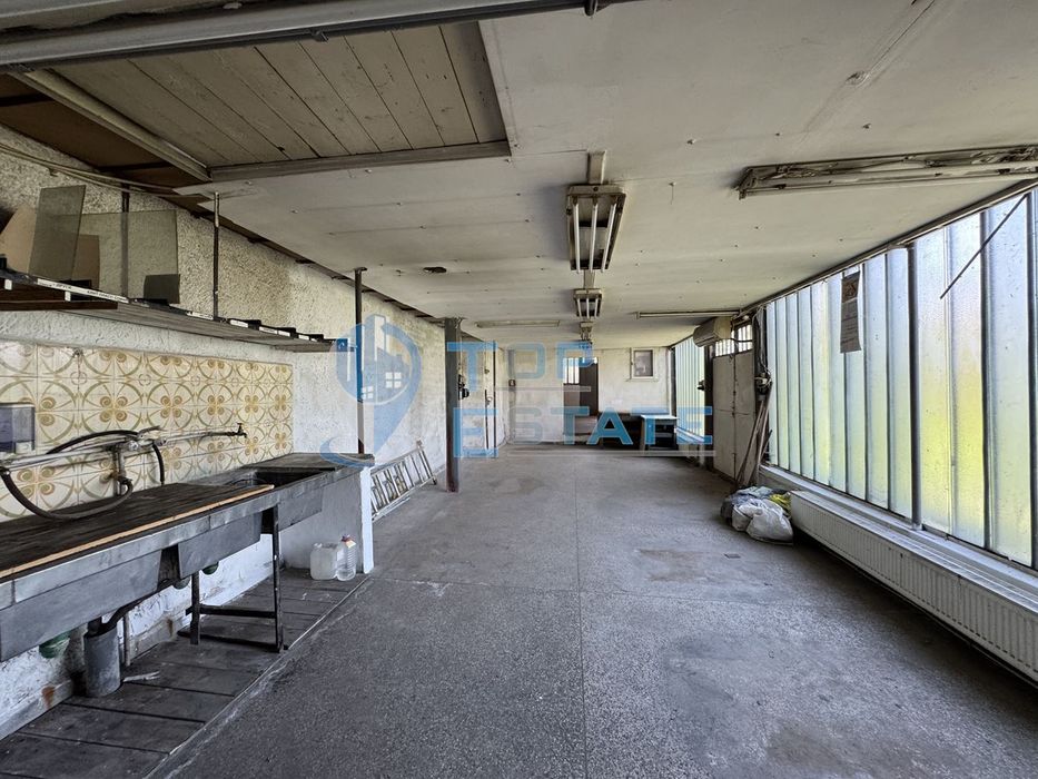 Продава се Промишлена сграда в Павликени - 660 кв.м за 79 €/кв.м - Снимка #3