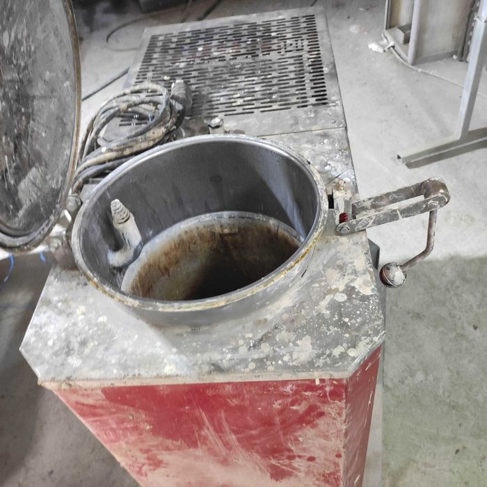 Distilator / recuperator diluant si solvent de la spalare