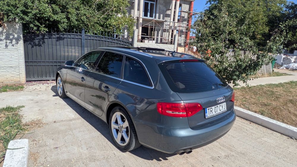 Vând Audi A4 B8 2.0 TDI 2011