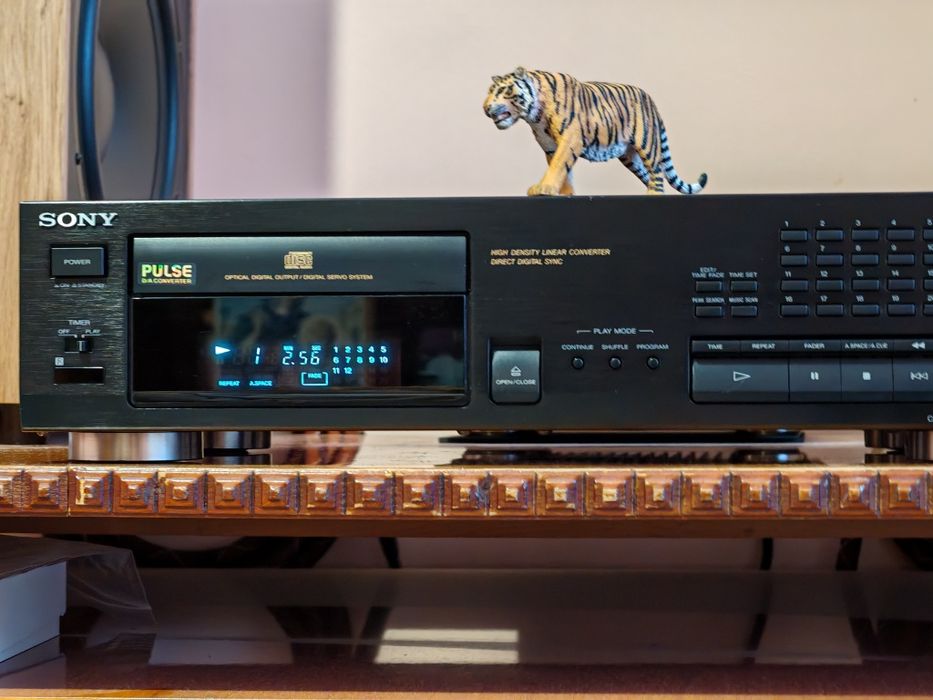 Sony CDP-797. Model ridicat în serie. Date tehnice mari. Preț fix !