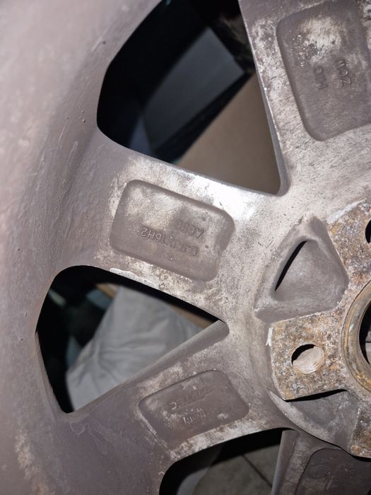 Jante cu  cauciucuri iarna 205/55 R16 Volkswagen Passat