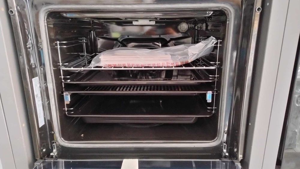 А+ Фурна за вграждане Candy-Кенди 70 литра Air Fry push&pull