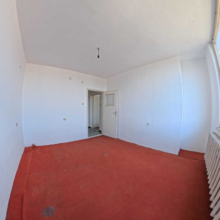 Продава се Тристаен апартамент в Разград, Лудогорие - 90 кв.м за 850 €/кв.м - Снимка #4