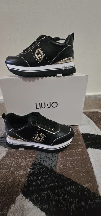 Орегинални маратонки на LIU JO