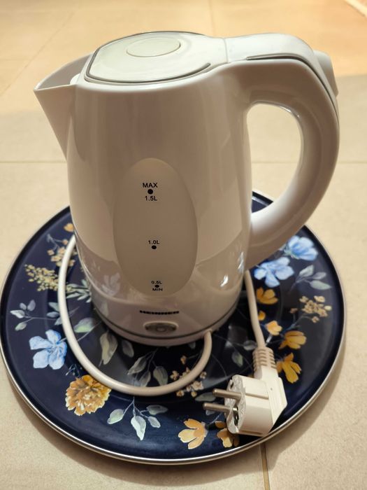 Fierbator Heinner Instant-47, 2200 W, 1.5 l, alb