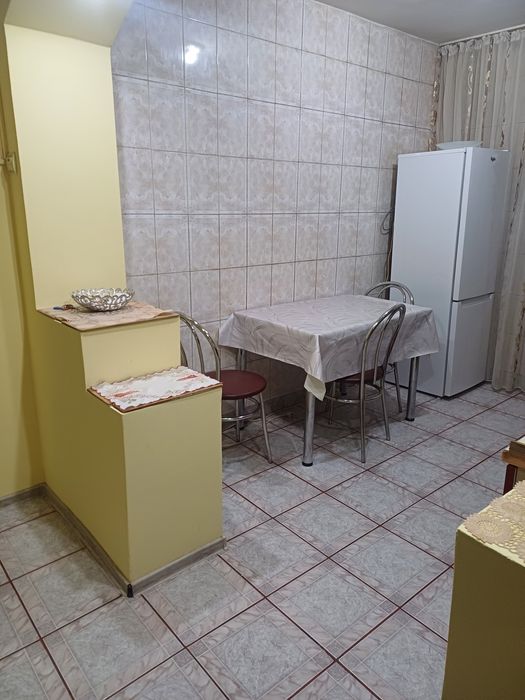 Închiriez apartament