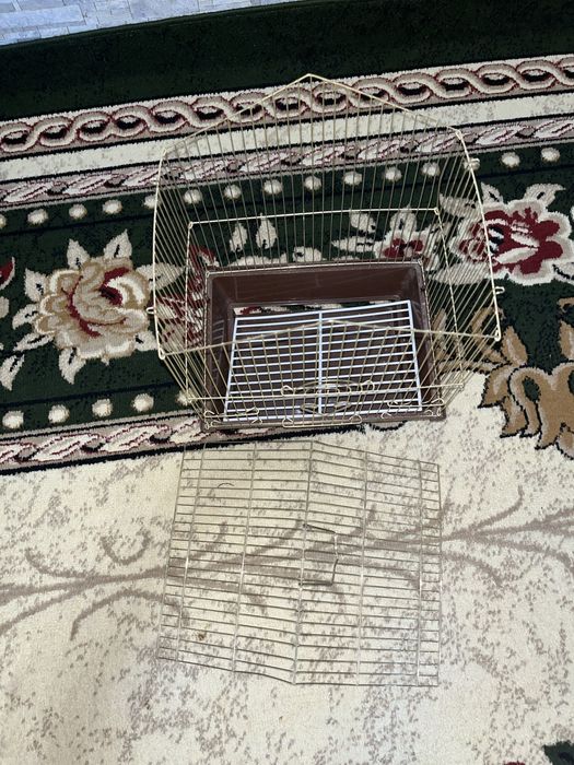 Продам птичью клетку