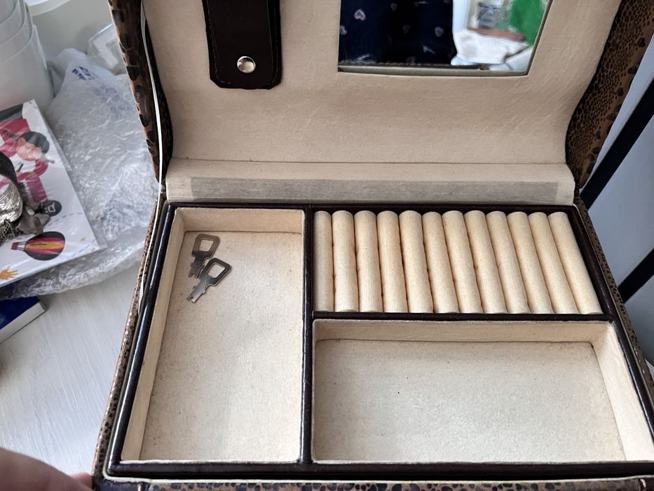 Шкатулка большая