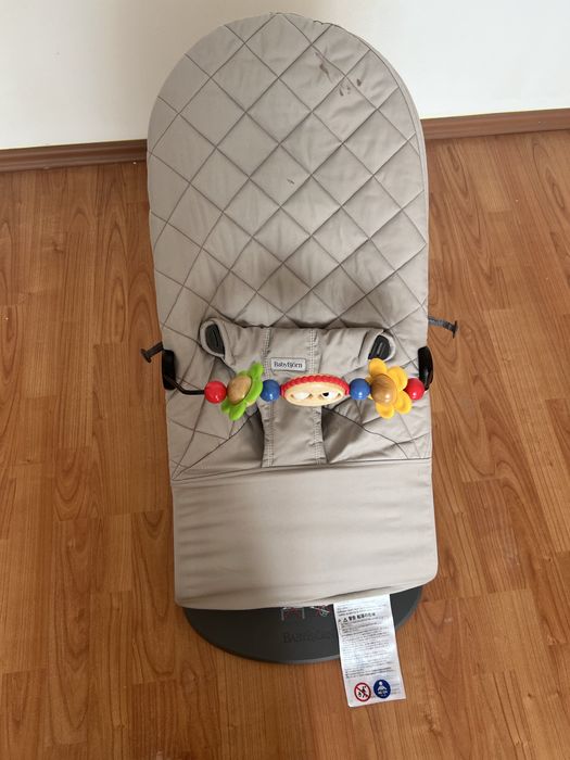 Bouncer Babybjorn cu jucarie inclusa