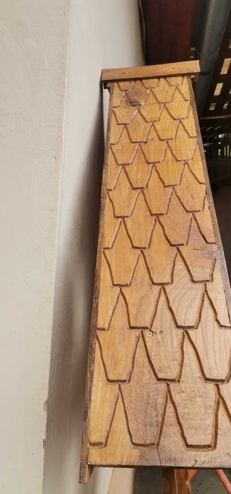 Vând Cruce Monumentală cruce realizată din lemn de stejar cu mare atenție la detalii, ideală pentru o troiță durabilăda*