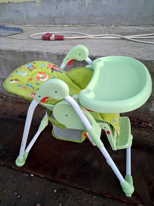 Scaun de masă bebe