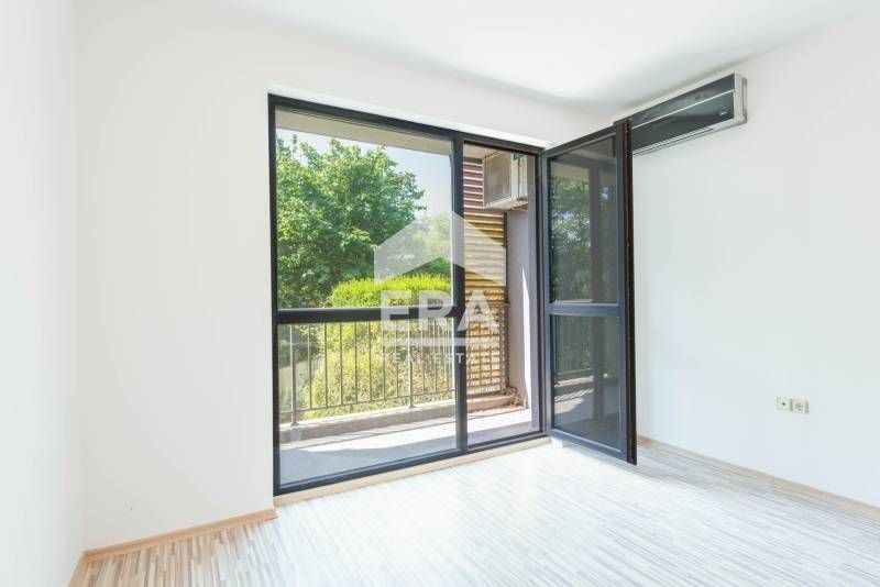 Продава се Тристаен апартамент в Варна, м-т Траката - 90 кв.м за 998 €/кв.м - Снимка #1