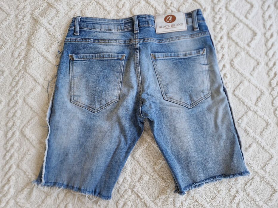 Юношески дънки подходящи за момче