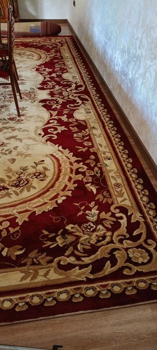 Ковëр красный, состоянте отличное
