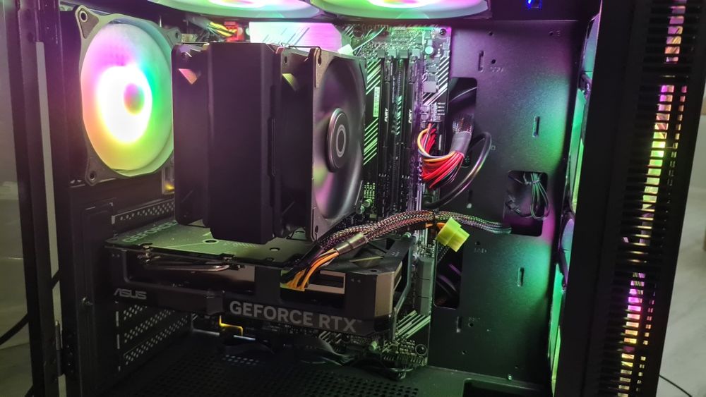 Гейминг компютър Asus Спешно!!!