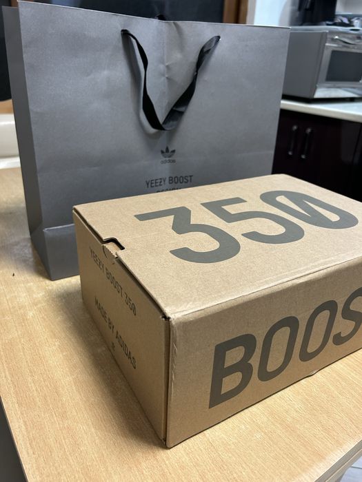 yeezy boost 350 beluga